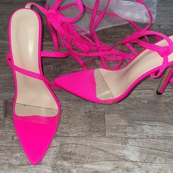 Size 8 - Picture 6 of 7